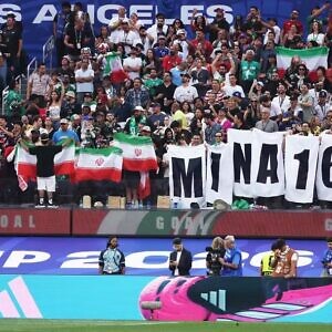 Irán termina su primer partido en el Mundial igualando a Nueva Zelanda: Fanáticos homenajean a niñas asesinadas en bombardeo