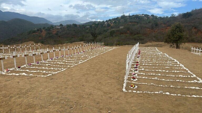 Gobernador de La Guaira desmiente uso de fosas comunes y detalla protocolo de sepelio