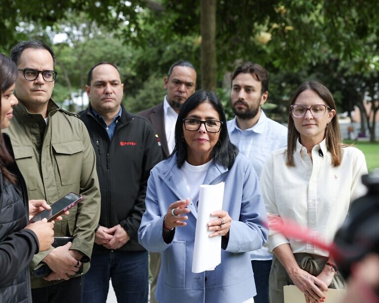 Delcy Rodríguez hace anuncios económicos para atender la emergencia provocada por terremotos