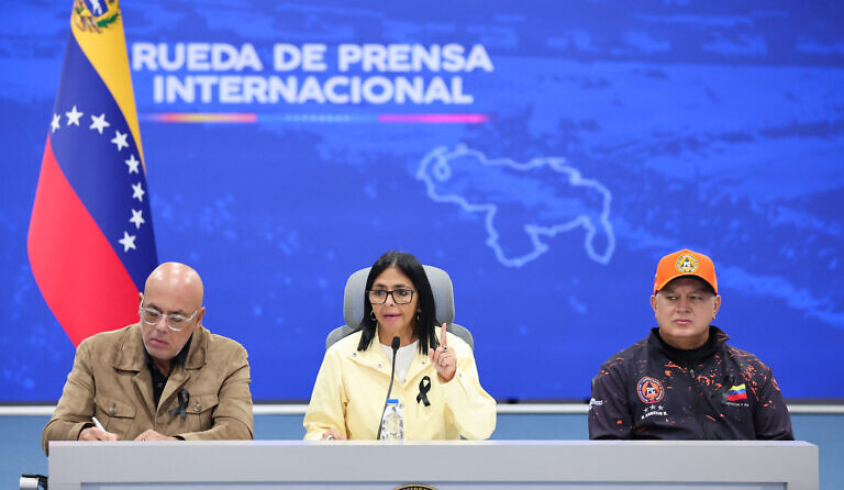 Delcy Rodríguez realizó rueda de prensa con medios internacionales: Afirmó que matriz mediática buscaba generar caos tras terremotos