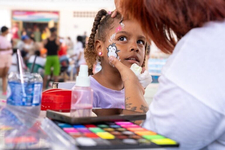 La Ruta de la Esperanza celebra el Día del Niño en campamentos transitorios con arte, juegos y deporte
