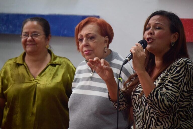 El bolero y la poesía resuenan en el campamento César Rengifo