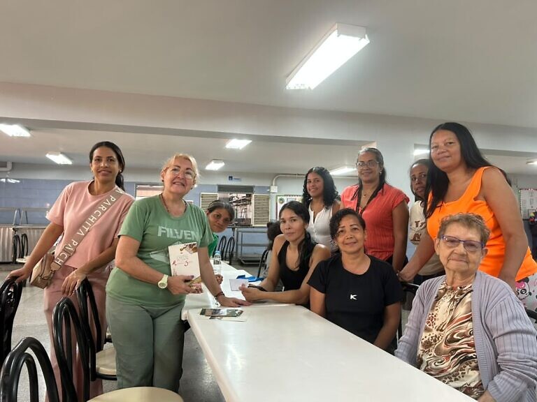 Incentivan formación de mediadores de lectura en campamento transitorio Armando Zuloaga