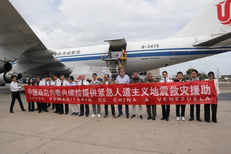 Llegan a Venezuela 85 toneladas de asistencia humanitaria desde China para atender a los afectados por los sismos.