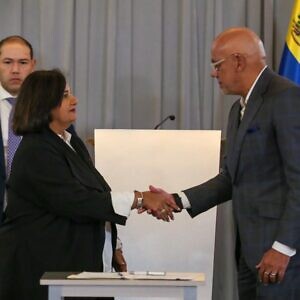 Culmina primer ciclo de diálogo entre el Gobierno venezolano y delegados de la AN 2015