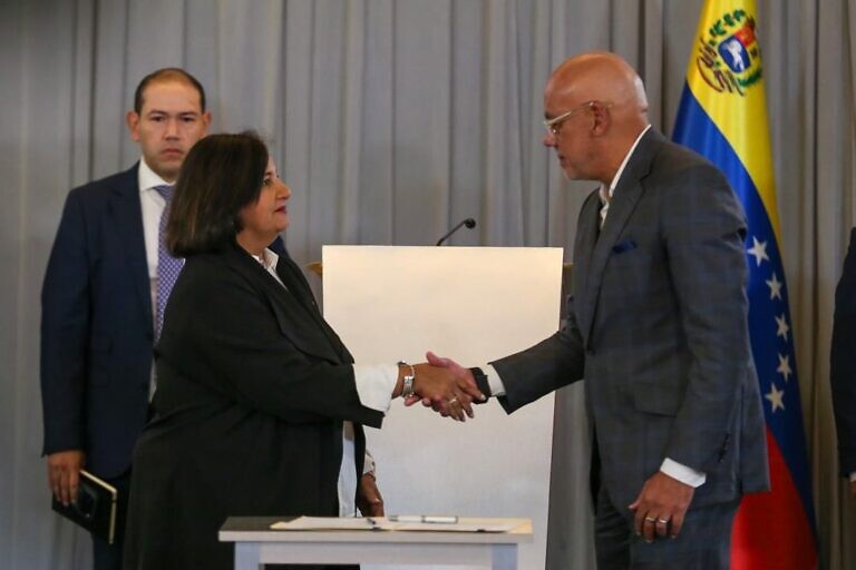 Culmina primer ciclo de diálogo entre el Gobierno venezolano y delegados de la AN 2015