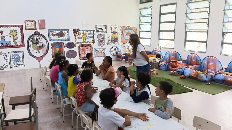 Niñas y niños del campamento Pedro Emilio Coll se acercan a la historia patria con “Conocí al niño Simón”