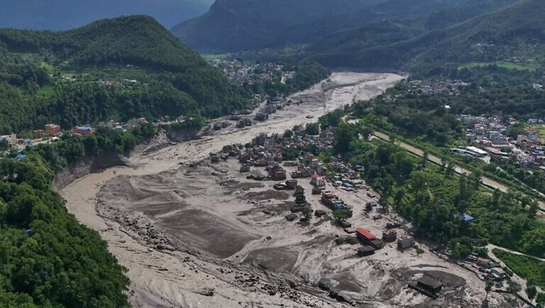 Tragedia en el Himalaya: Una riada mortal deja más de 160 fallecidos y cerca de 800 desaparecidos en Nepal y China