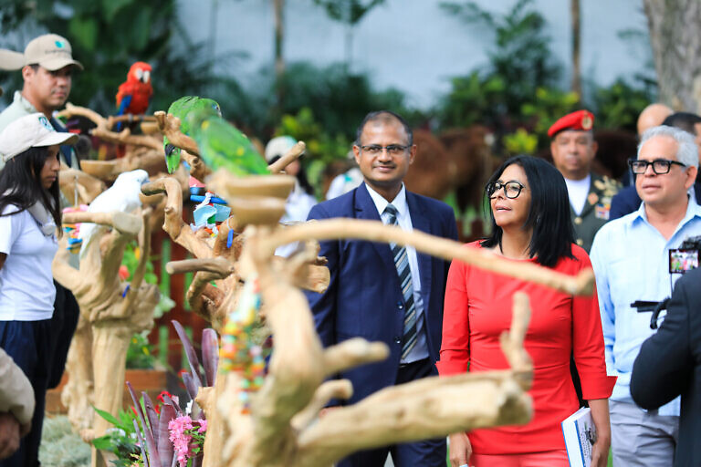 Venezuela firma acuerdo con Centro Greens de India para repotenciar zoológicos públicos
