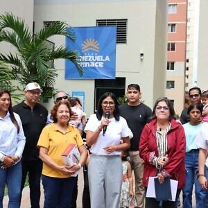 Delcy Rodríguez entregó 181 nuevas viviendas a familias afectadas por el doblete sísmico de junio