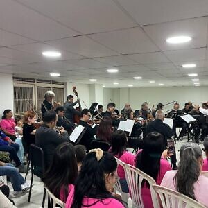 Orquesta Típica Nacional ofreció concierto en apoyo a la lucha contra el cáncer de mama