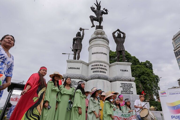 Conmemoraron Día de la Resistencia Indígena en Plaza Venezuela