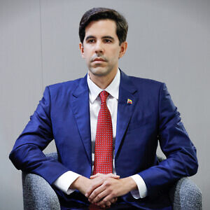 Oliver Blanco designado como nuevo canciller