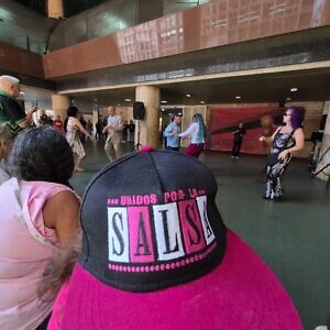 Caraqueños celebraron el Día Nacional de la Salsa con La bailadera