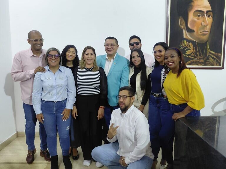 Carlos Sierra recibe reconocimiento especial por el Día Internacional del Periodista