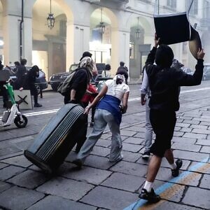 Italia se suma a la ola de protestas en Europa: disturbios en Milán y convocatoria de huelga general
